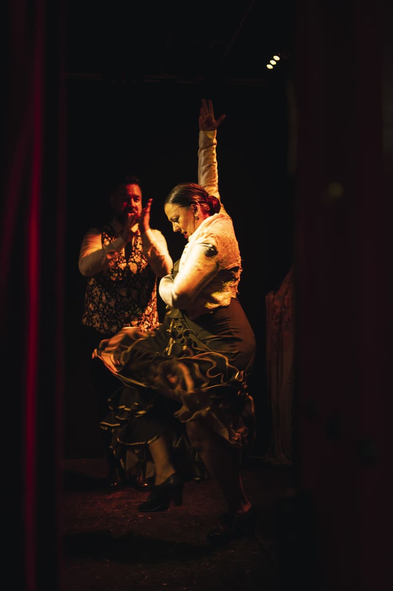 Mujer bailando Flamenco Sevilla